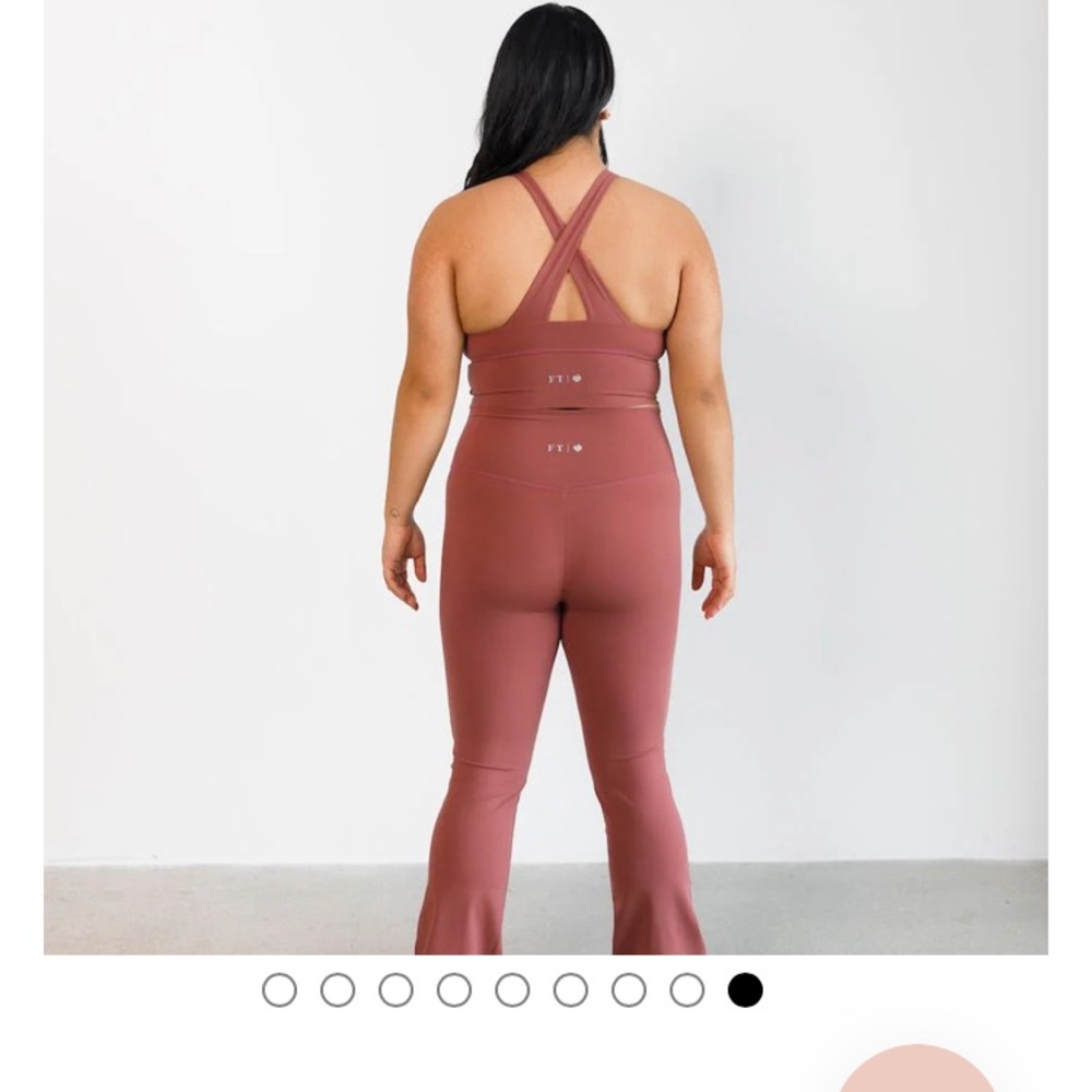 For the peach flare mauve leggings and matcha Tokyo top size 2XL BNWT
